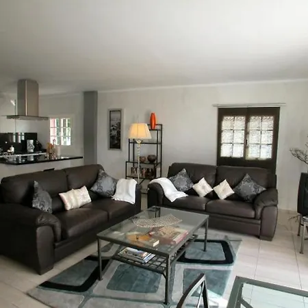 Penthouse Florida * أرونا